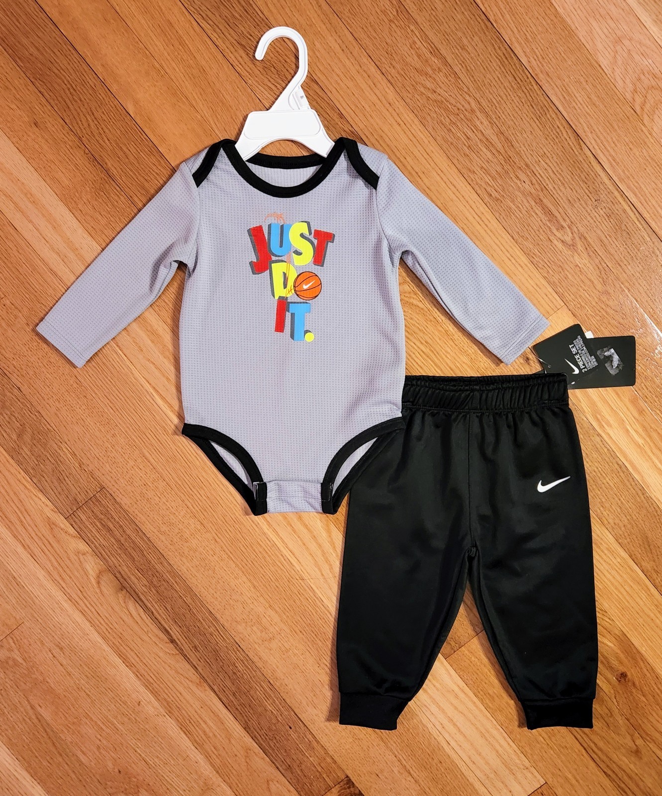 NEW Nike Baby Boy Jumpsuit Bodysuit & Fleece Jogger Pant Set (6m, 9m)