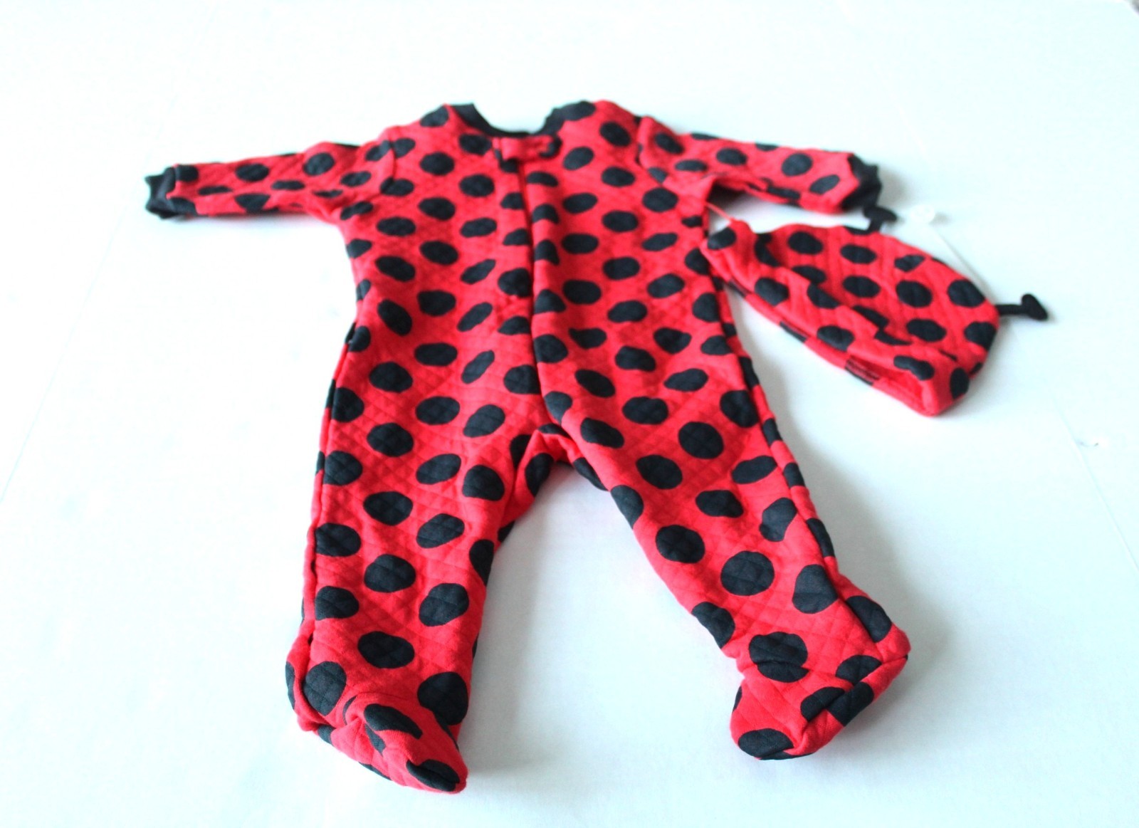 Gerber Baby Red & Black Ladybug Sleep & Play Set (3-6 M) With Hat (0-6 M) NWOT