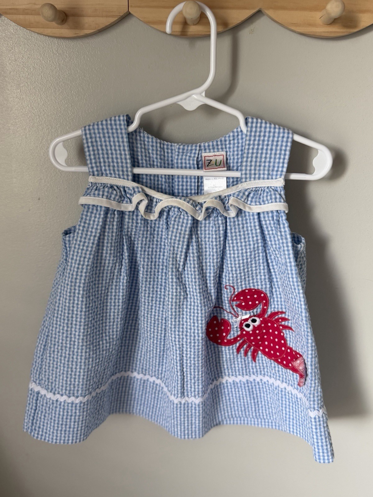ZU Girls 18M Gingham Seersucker Lobster 2pc Set (minor flaw, see description)
