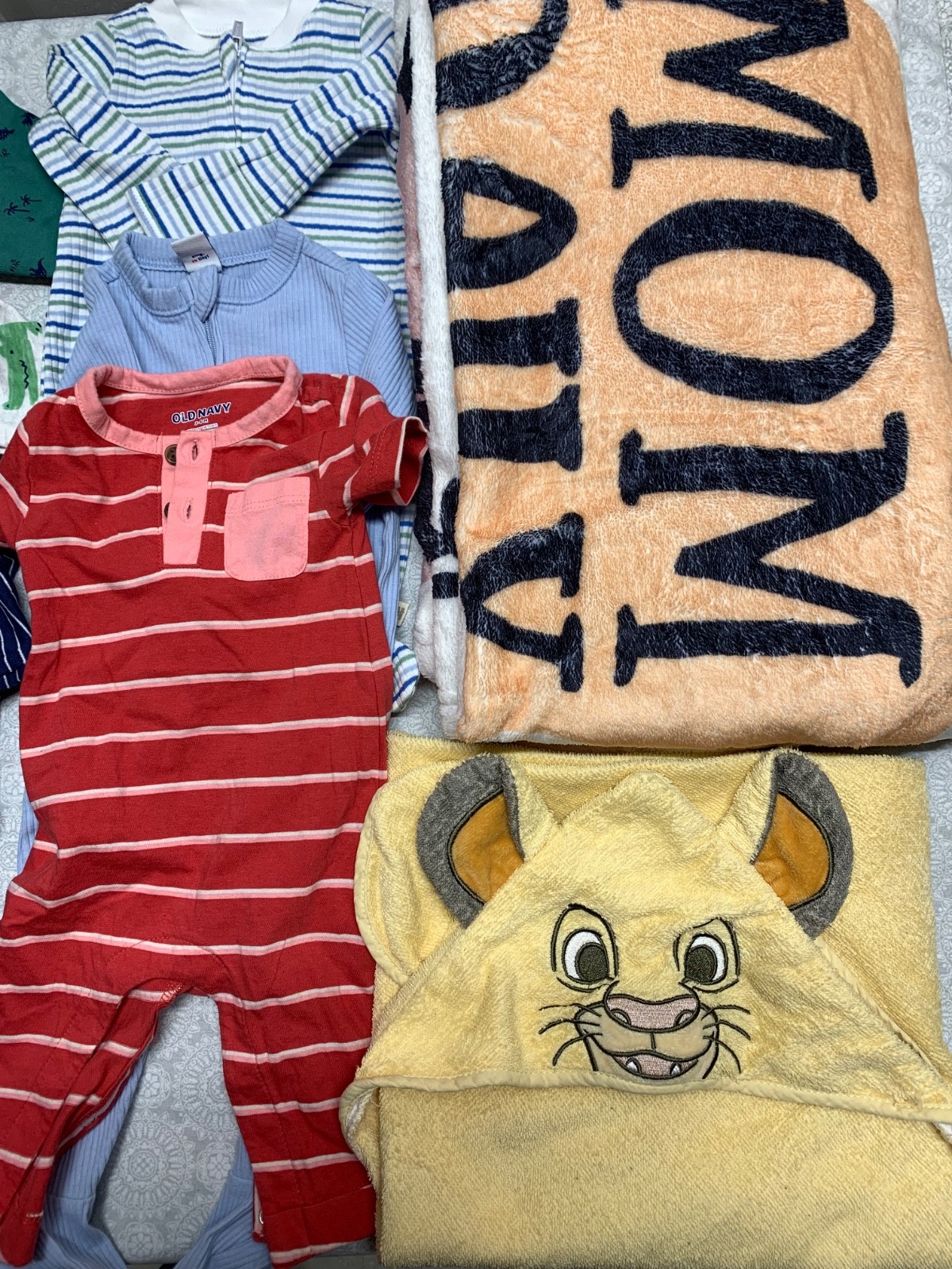 BABY BOY CLOTHES SET 20+ Pieces 0-6 Blanket T-shirts Pants Caps Socks