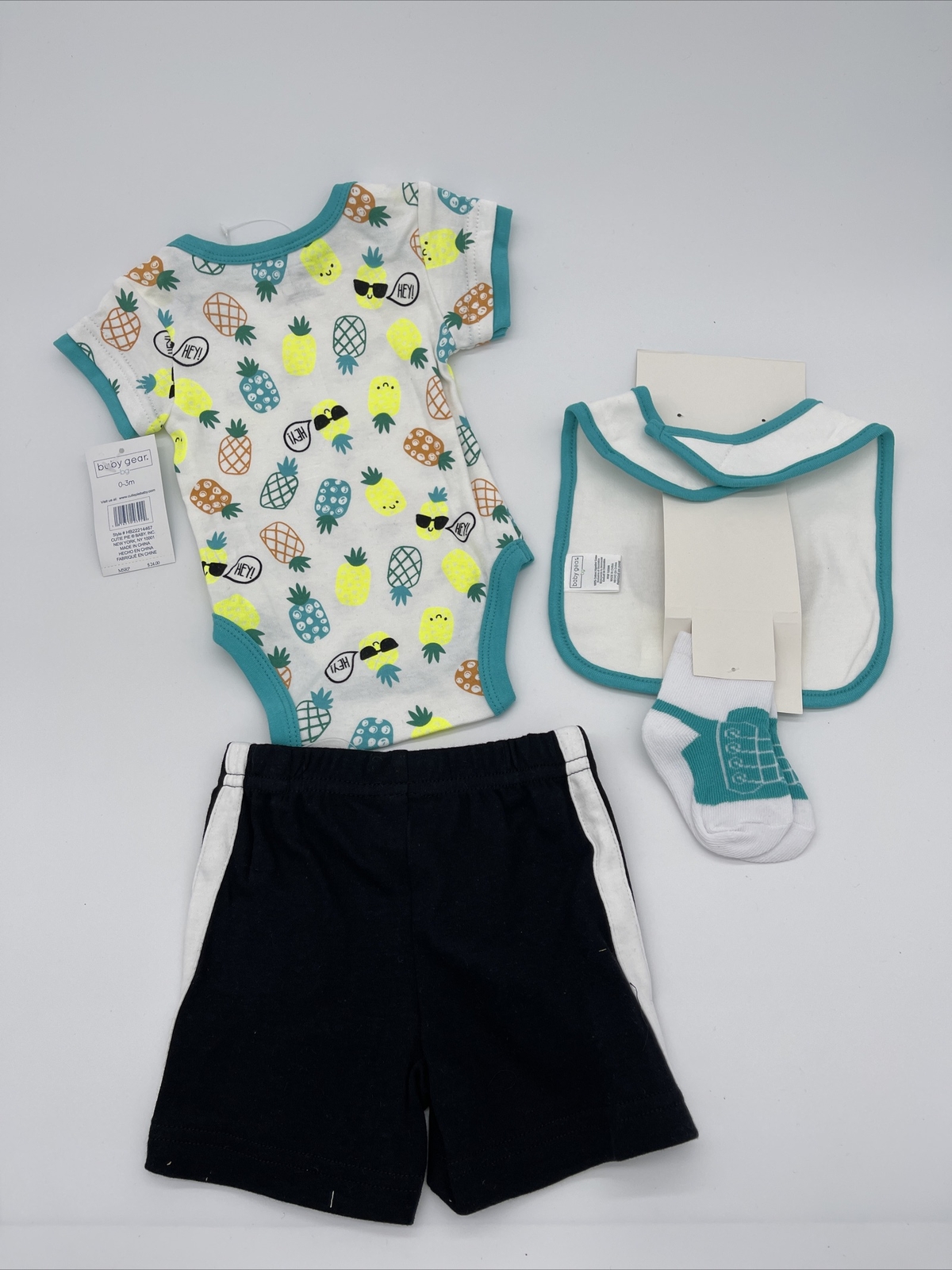 Baby Gear Sz 0-3m Infant Boy Or Girl Clothing 4PC Set Cool Pineapple Design