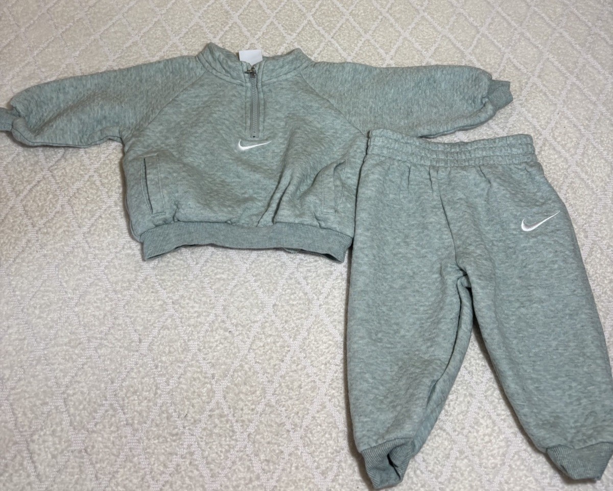 Nike Essential Fleece 2 Piece Sweatsuit Set 1/4 Zip Mica Green Size 24M