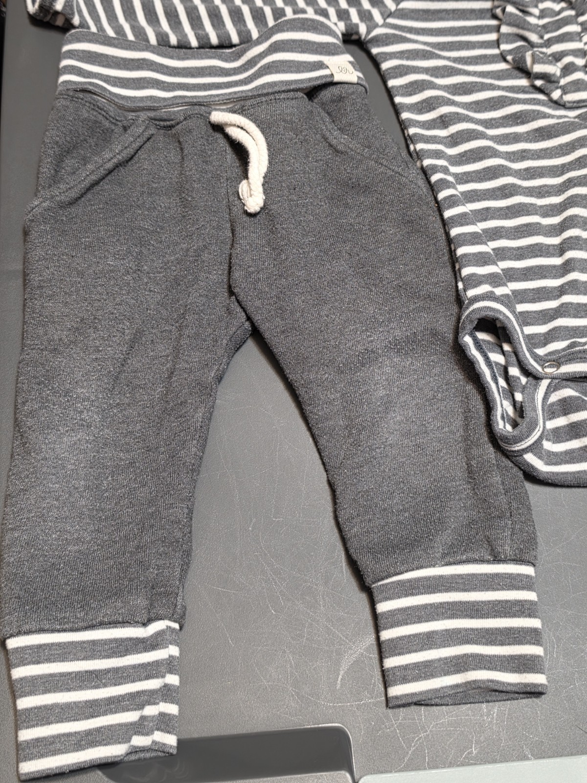 Infant Girls Outfit By Lulu + Roo Size 6-12M Grey Pants And Striped Top