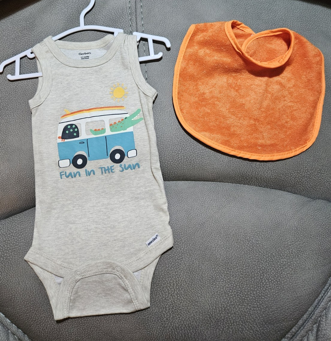 Gerber 2pc Cotton Sleeveless Bodysuit & Bib Set 0-3M Car Print Summer
