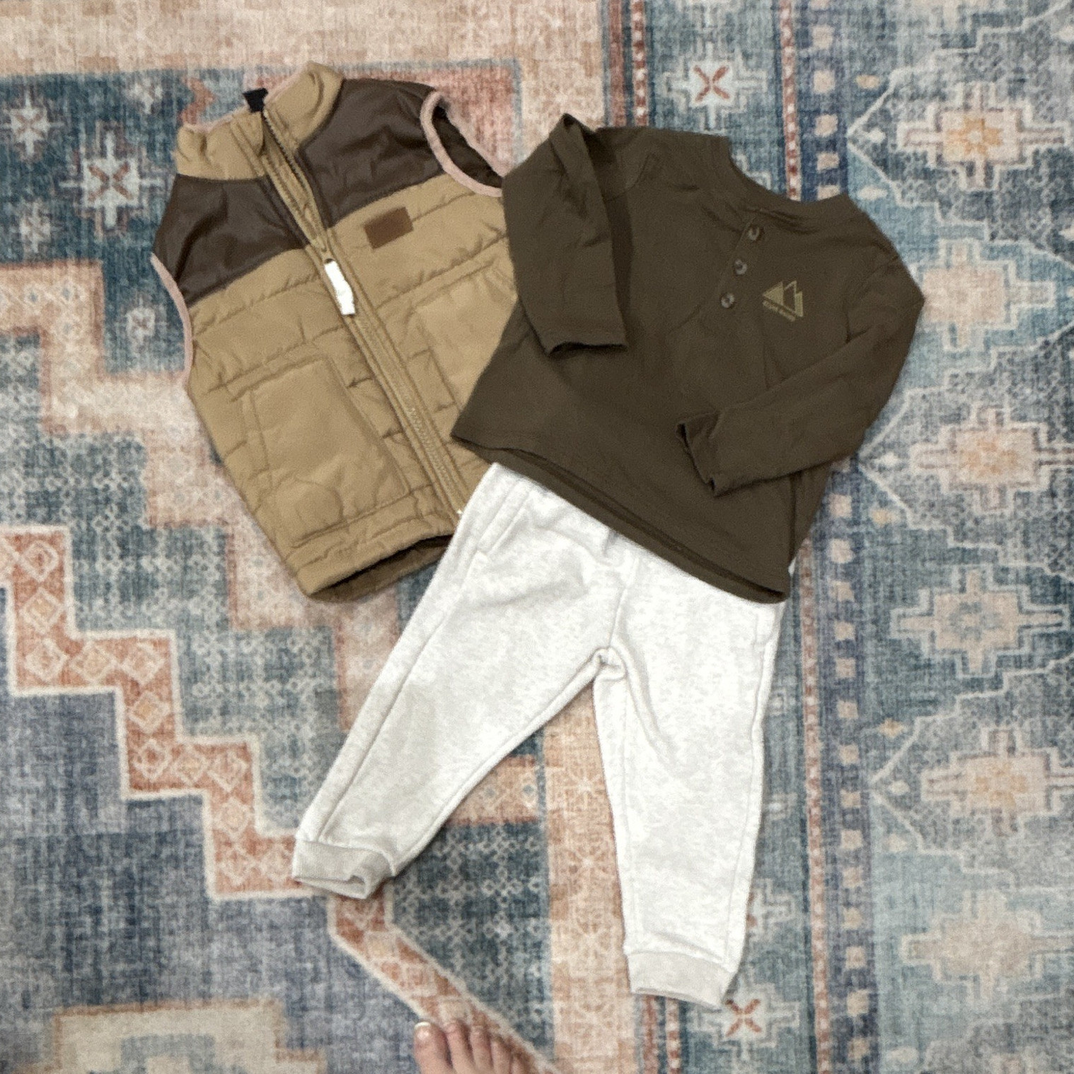 Eddie Bauer 2T 3pc Vest Henley & Pants Set Brown/Tan/Gray Zip Fleece Logo
