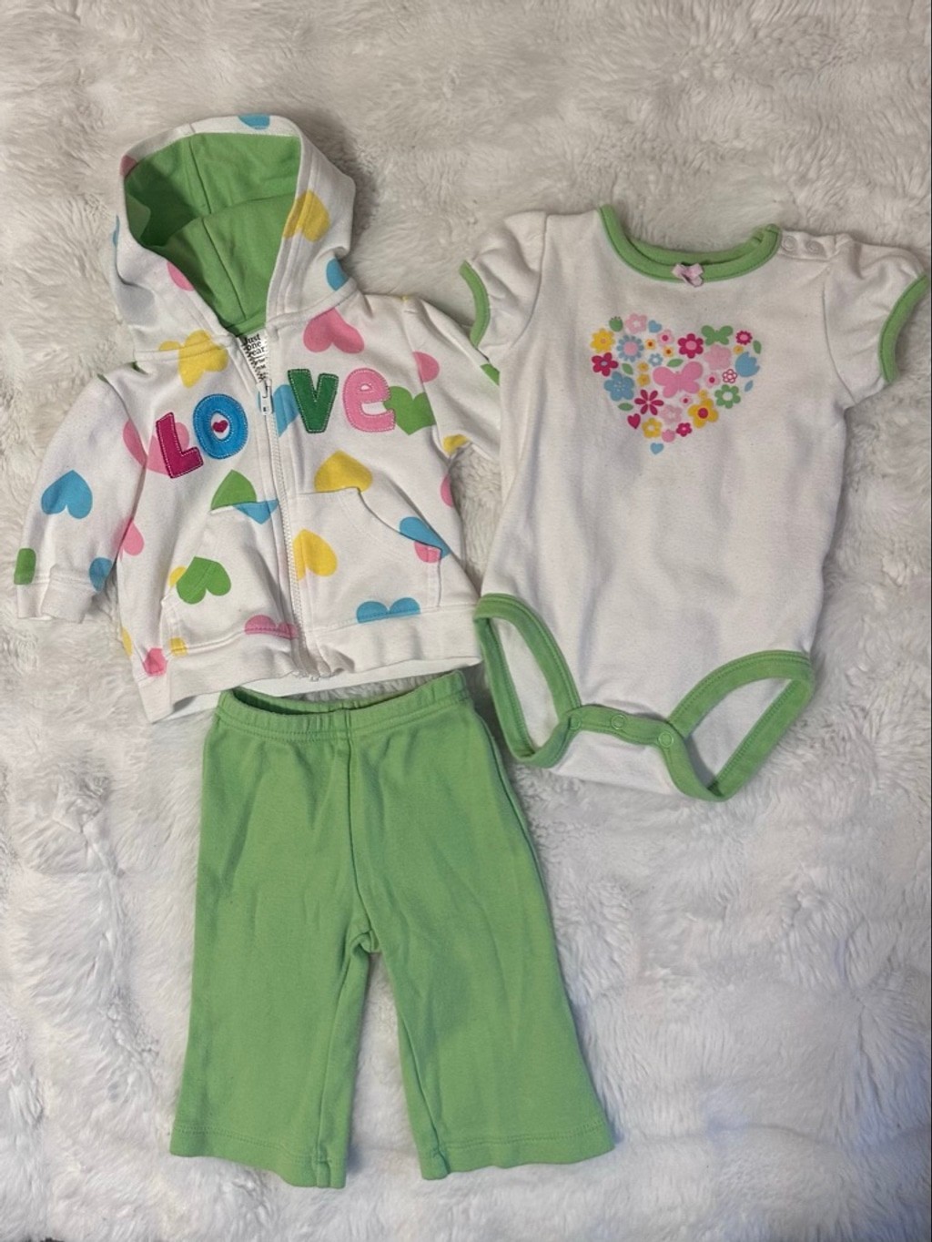 Carter’s 3M Baby Girl 3-Piece Outfit Set Hearts Hoodie Pants Bodysuit
