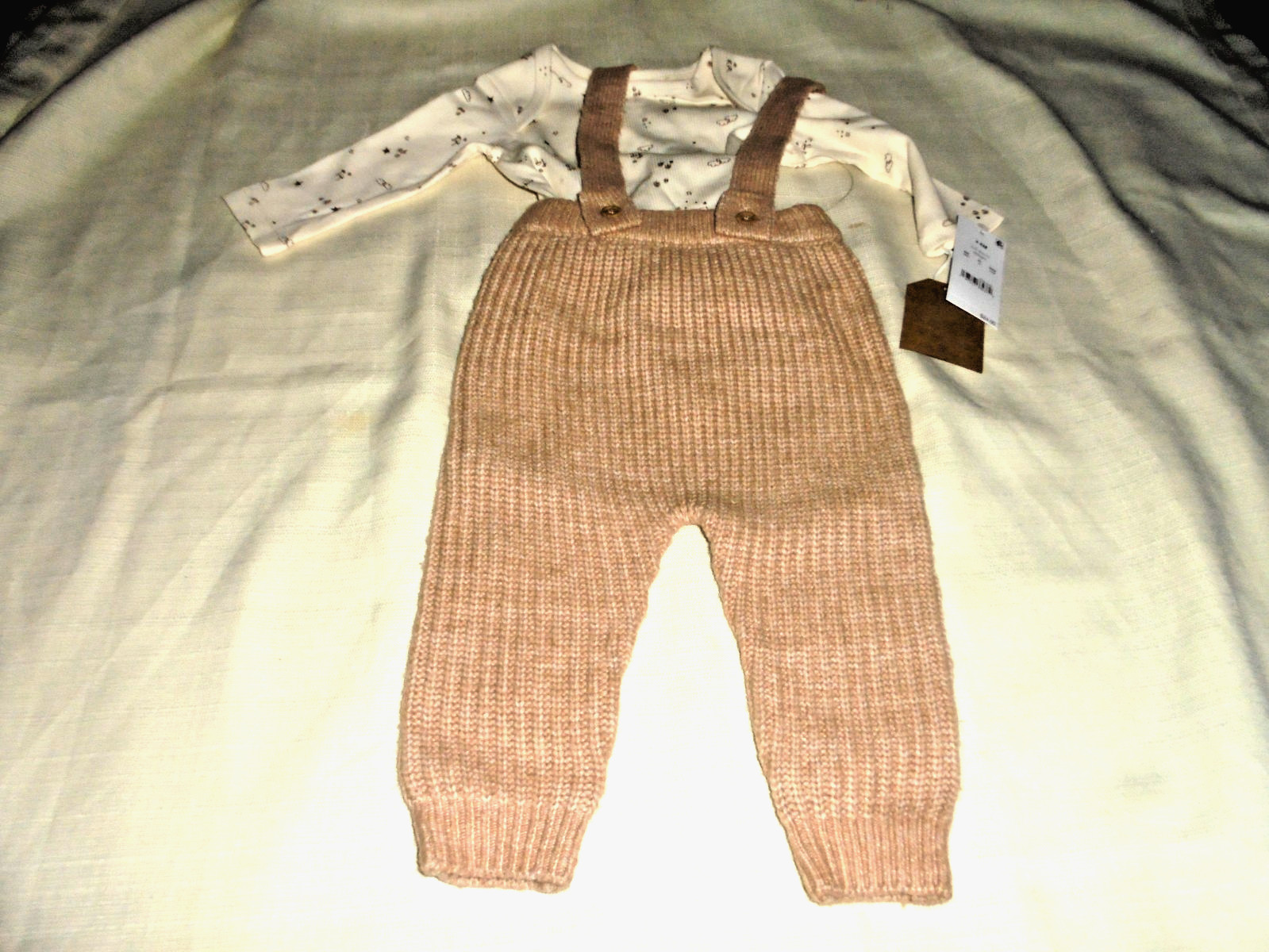 GRAYSON COLLECTIVE TWO PIECE FOR 3-6 MONTHS