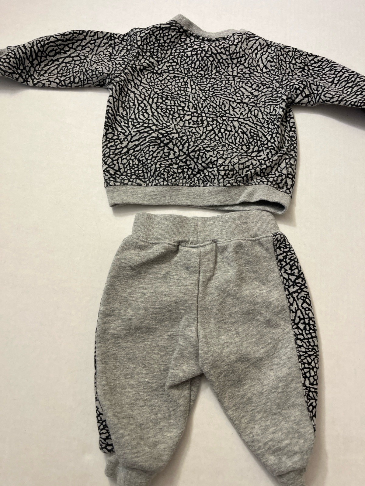 Michael Jordan Gray Sweatpants And Sweatshirt 2 Pc Set Boys 3/6 Mos