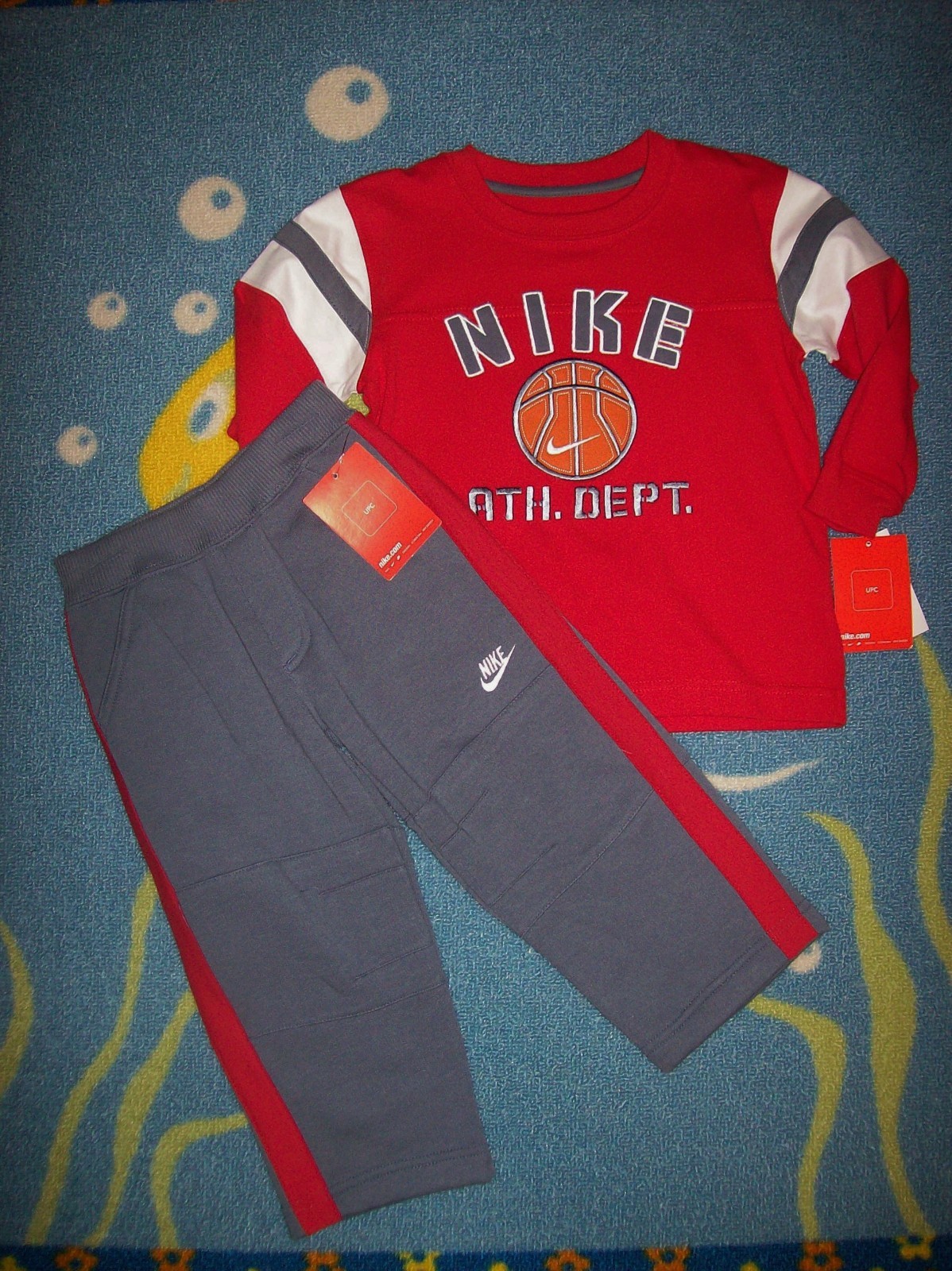 Nike Outfit Jogger Running 2pc Set Boys 2Toddler Gray Red Swoosh New