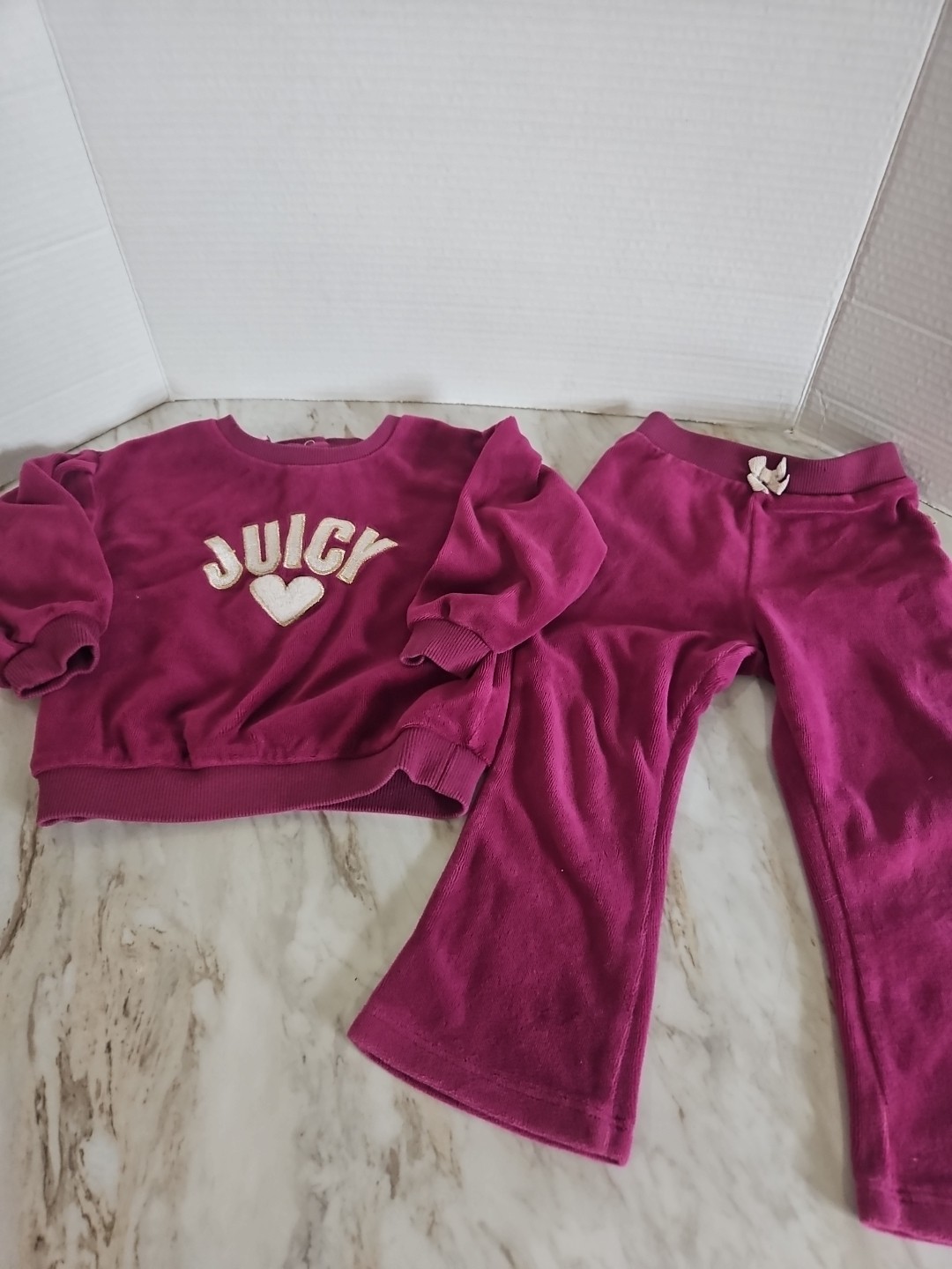 Juicy Couture Baby Girl 2 Pc Velour Set Size 24 Months Embroidered
