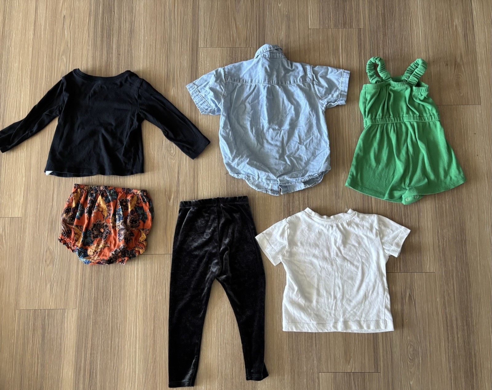 Lot of 6 Girls Tops Bottoms One Piece Old Navy Reebok 12-24 Months Preppy Casual