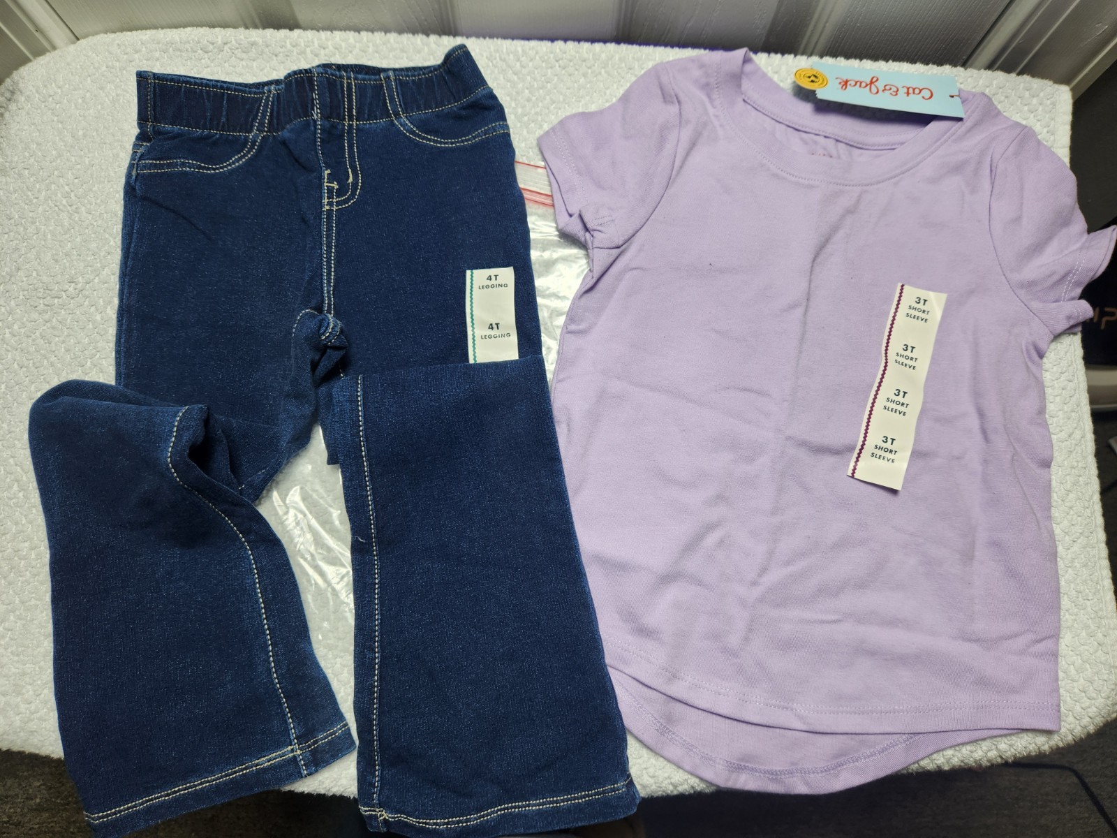 Cat & Jack Girls Outfit Set Short Sleeve Shirt 3T and Size 4T Stretch Jeans