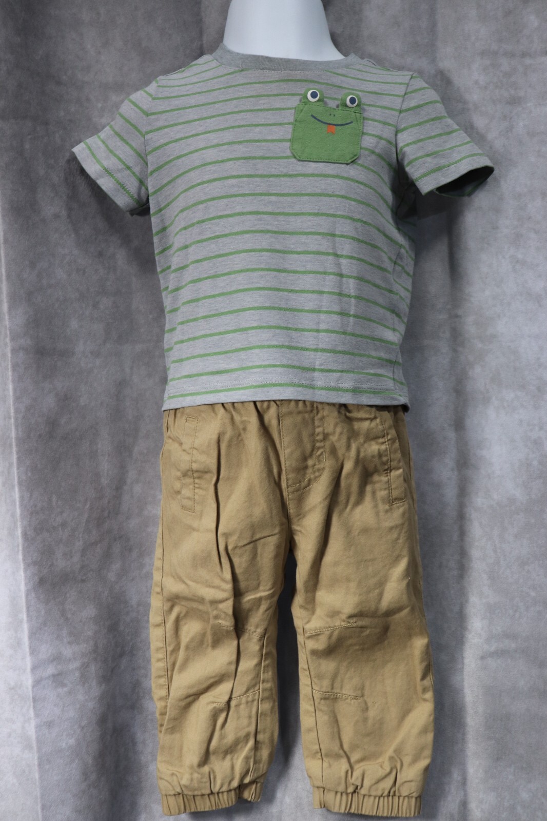 Cat & Jack Boy’s Outfit Set Gray Green Striped T-Shirt Tan Pants 6-9 Months