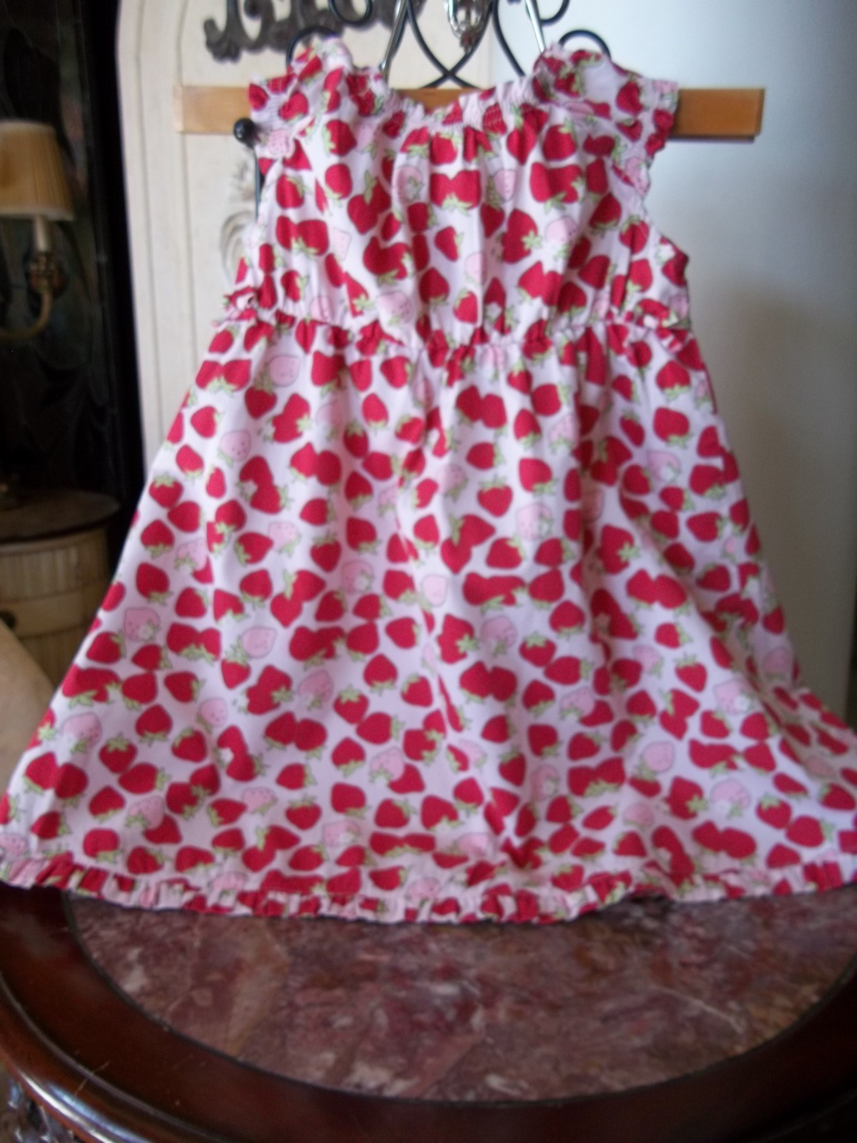 2008 Gymboree Little Strawberry ruffle dress 18-24 one flaw