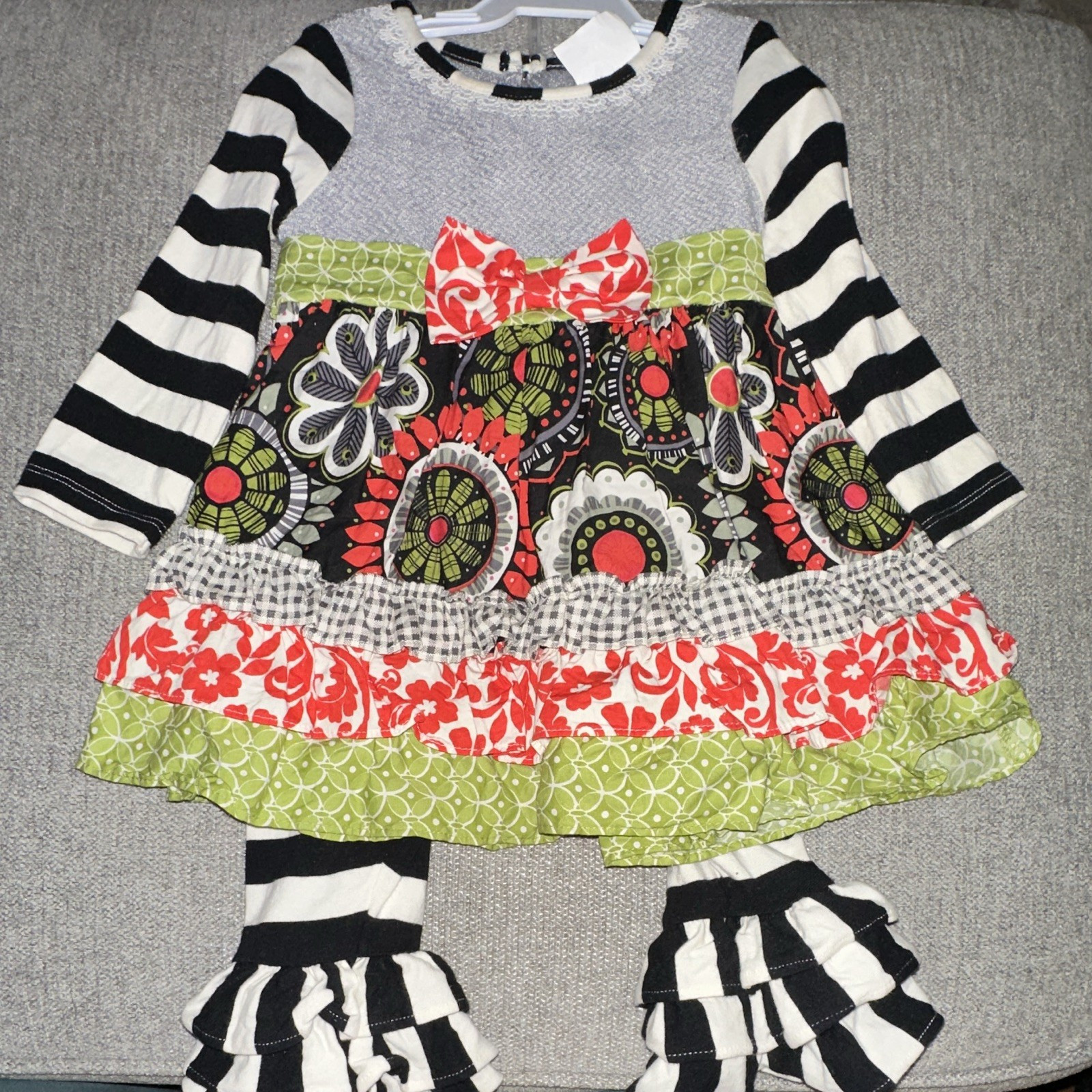 Counting Daisies Girls 2T 2-Piece Tunic & Striped Ruffle Pants Set Bow