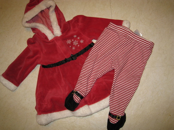 Girl’s Small Wonders 6 9 months red santa hooded top footed leggings