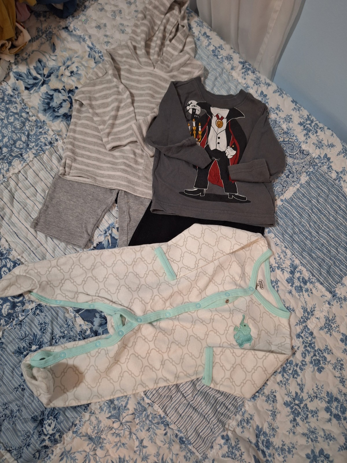 Boys 6-9 Months Lot Of 10 Pieces Clothes