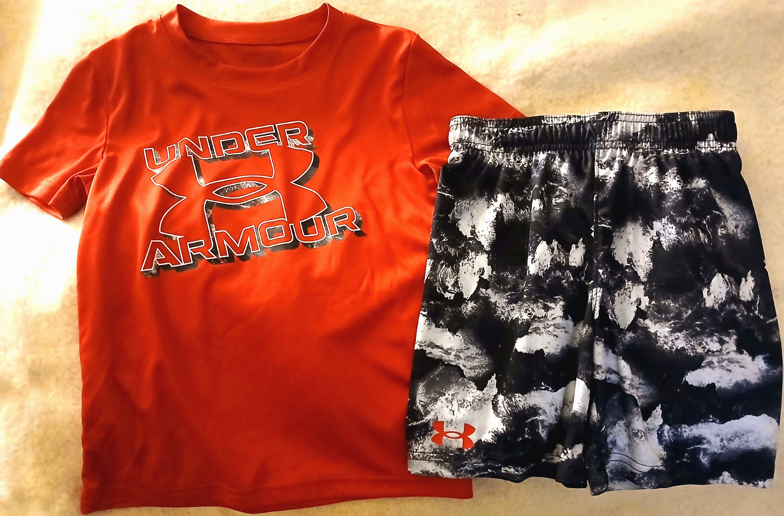 UNDER ARMOUR RED*BLACK & GRAY 2 PIECE SHORTS OUTFIT-SIZE 2T-NEW WITH TAGS