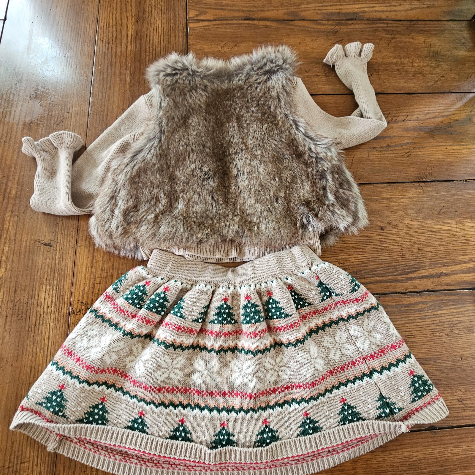 Tommy Bahama Girls 2T Knit 3 Piece Skirt Shirt Vest Fair Aisle Snowflakes Trees