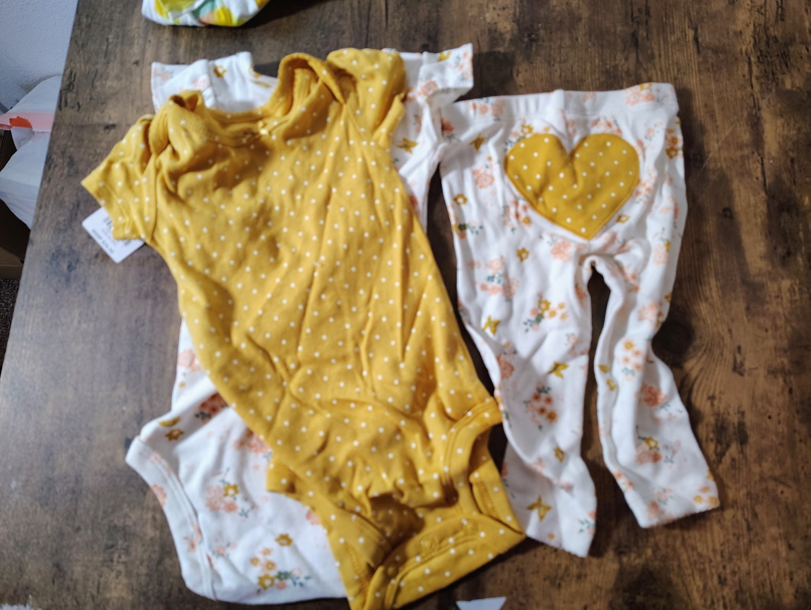 Baby Girl 6 mo Nwt Carters 100% Cotton 3 piece set pant yellow polka floral