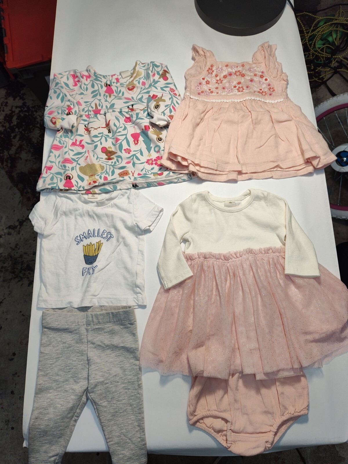 Tucker And Tate Size 3 Month Baby Girl Cloths Bundle Of 6 Items (See Description