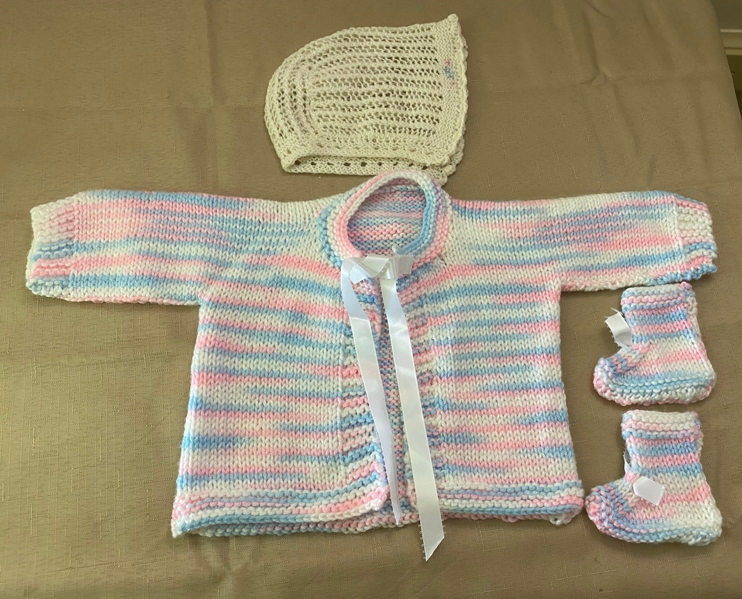 Adorable Pink Blue Handknit Baby Sweater Hat Booties Layette 3-6 Photo Shoot!