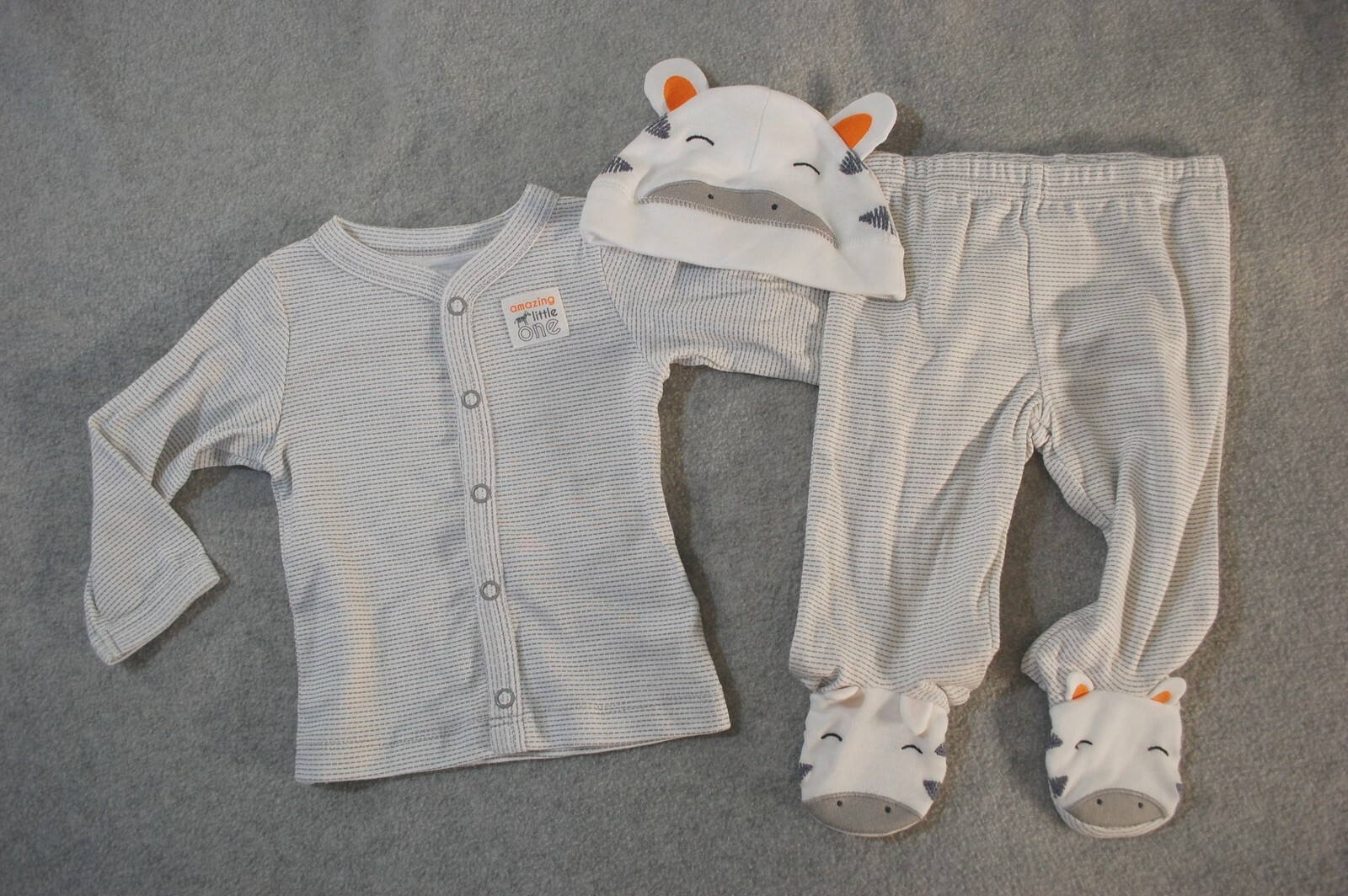 Baby Boys 3 PC OUTFIT Pants Shirt Hat AMAZING White Gray ZEBRA Sz 0-3 3-6 6-9 MO