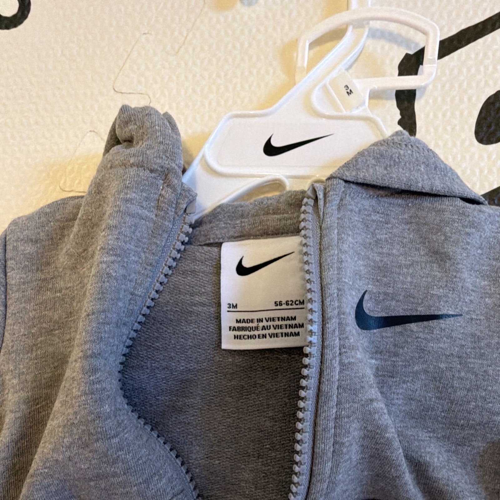 Nike 3-Piece Unisex Baby Outfit Set 3M Gray Zip Hoodie, White Bodysuit, Pants
