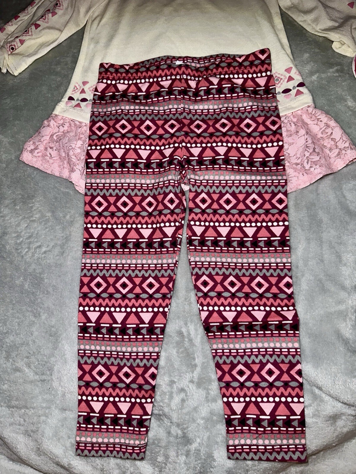 Nannette Kids Girls Outfit 2pc Set 3T White Top Pink Geometric Leggings Lace