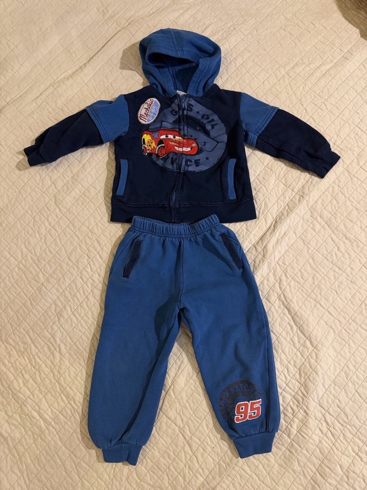 VTG Disney Pixar Cars Lightning McQueen 2 Pc Hoodie Jogger Set Boys Size 4T Rare