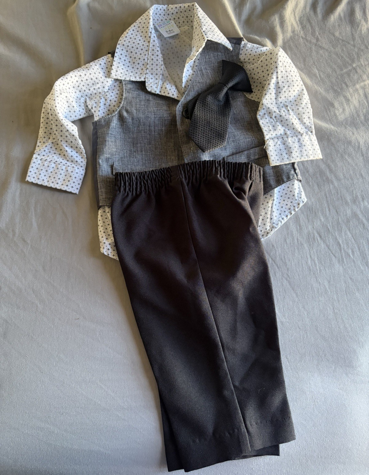 Healthtex Boys 3-6M Formal 3pc Pants Set Tie Accent Shirt Vest Pants