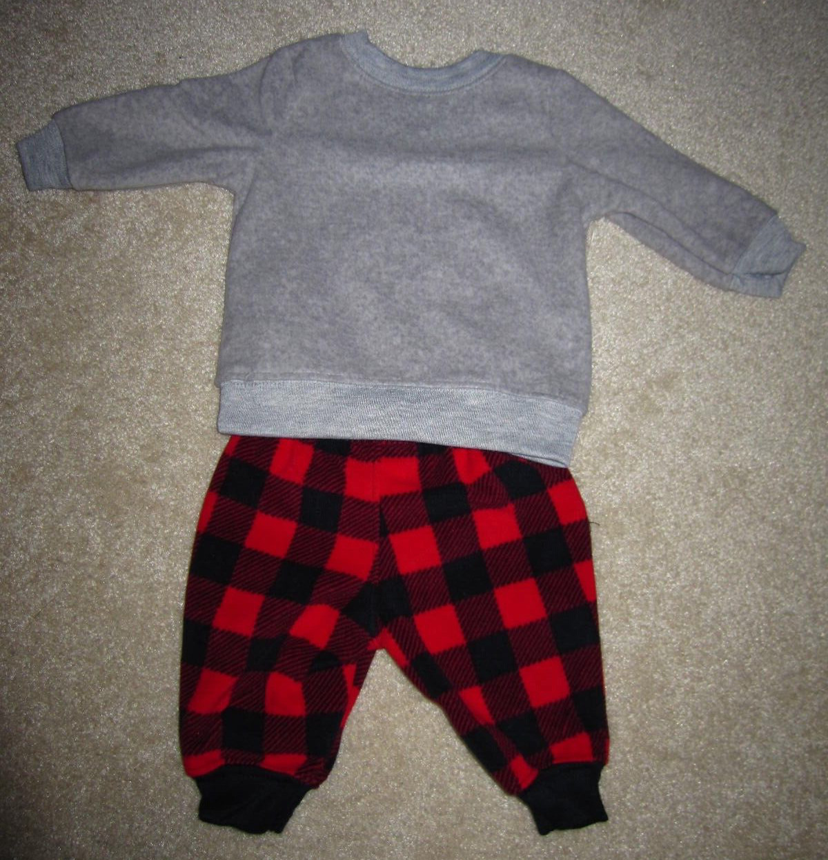 Carters 3 Month baby outfit set Santa checkered pants sweatshirt red black gray