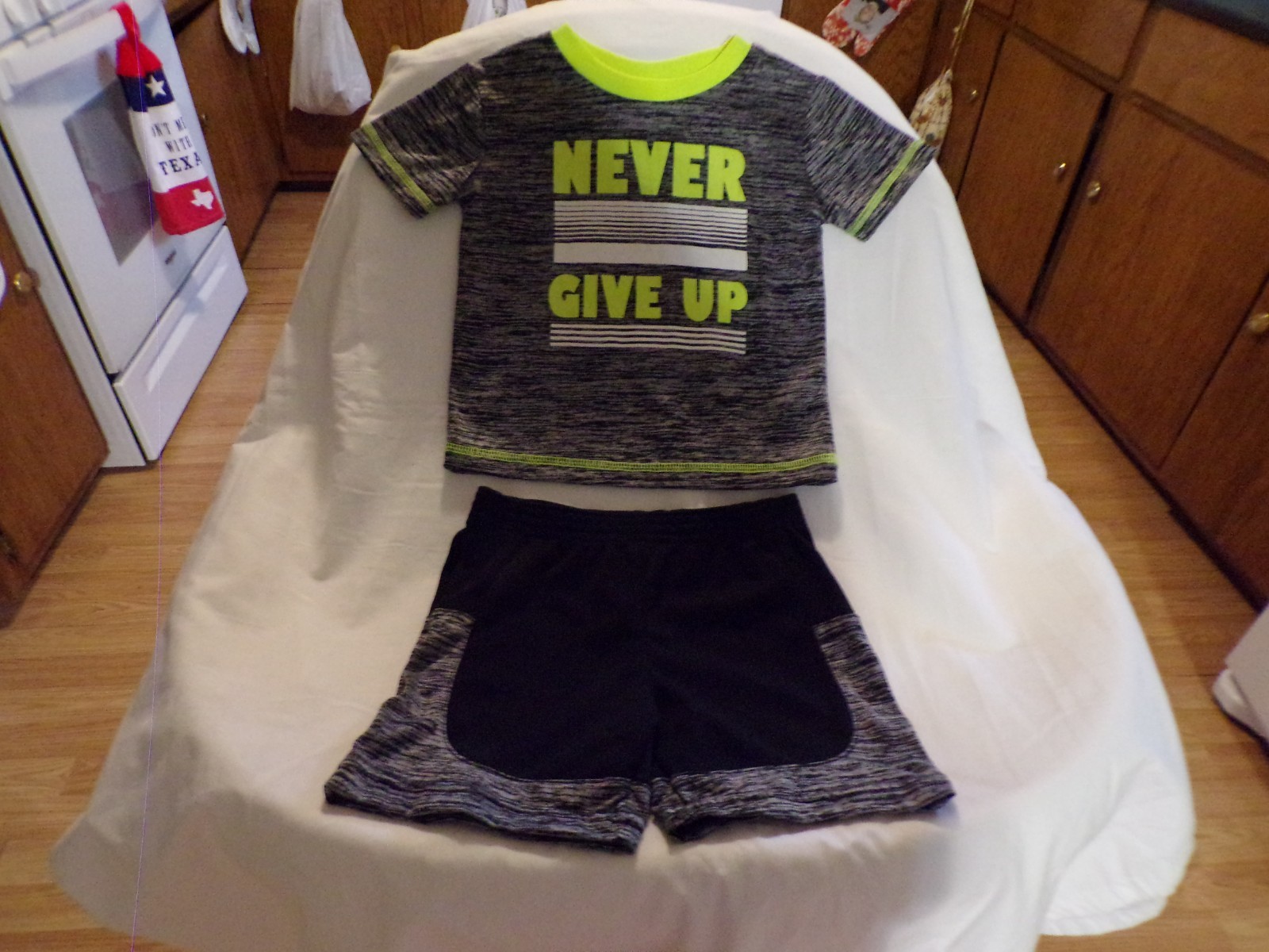Awesome Boys Never Give Up Shortset Multicolor Size 12 Months New