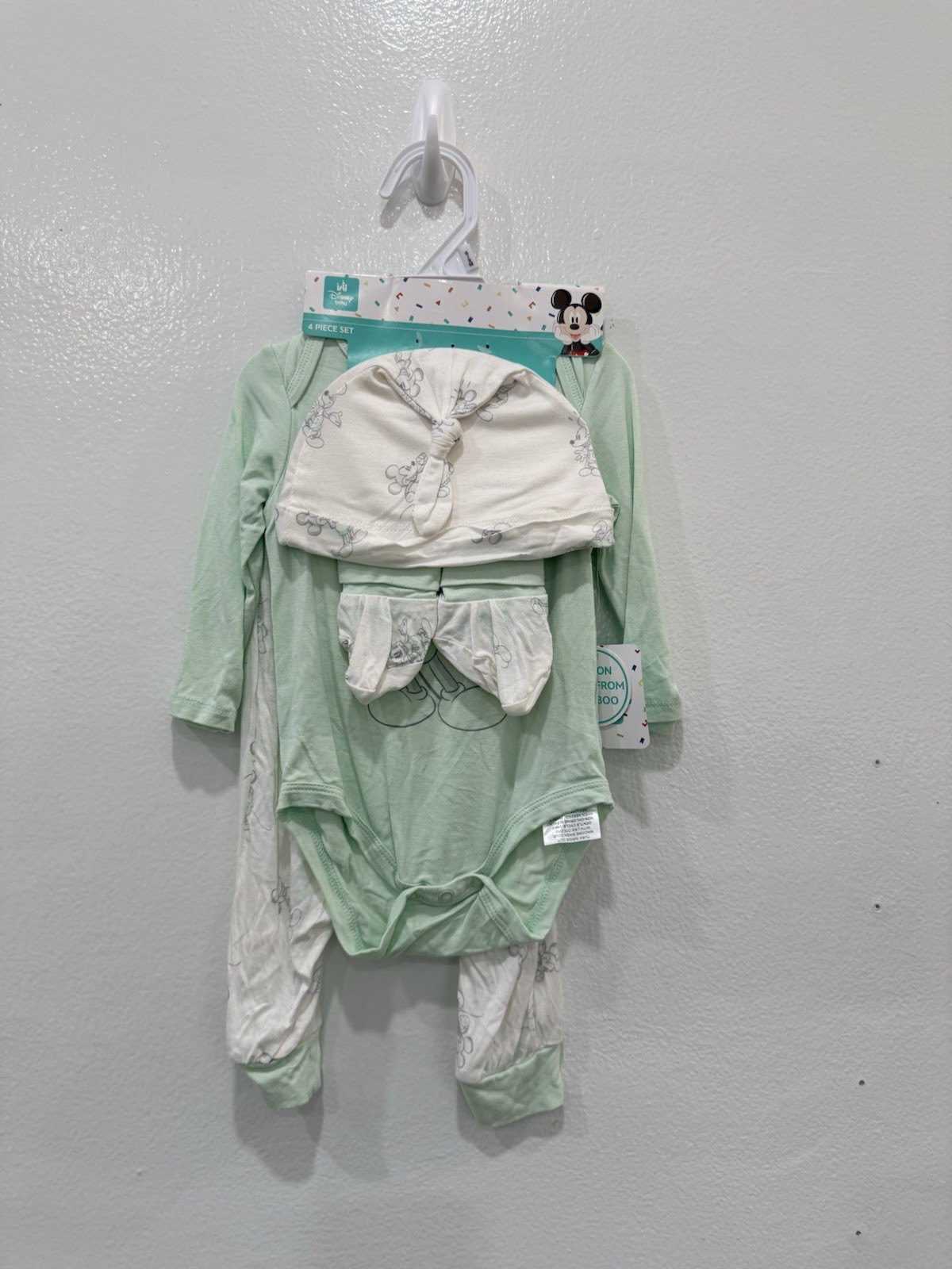 Disney Baby Mickey Mouse 4 Piece Bamboo Rayon Newborn Layette Set Mint Green NWT