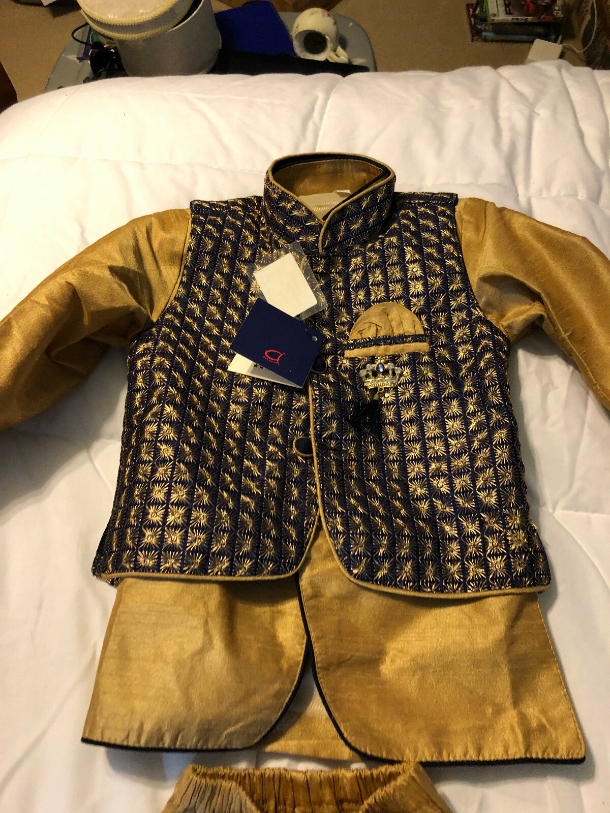 NEW TODDLER YOUTH INDIA AHHAAAA GOLD NAVY BLUE SHIRT & GOLD PANTS SIZE 3 SET