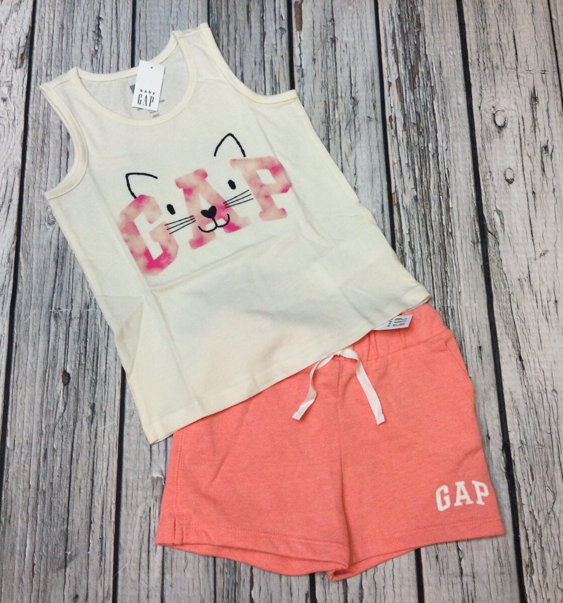 Baby Gap Girls 2 / 2T Kitten Logo Shirt & Pink Shorts Outfit. NWT