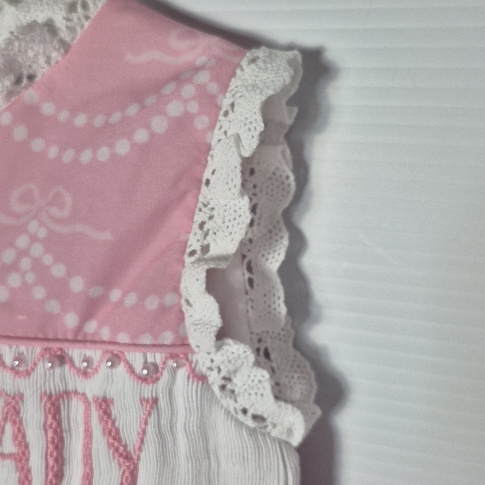 New Boutique Savannah Smocks Two Piece Bloomer / Short Set Size 2T Bows Lace