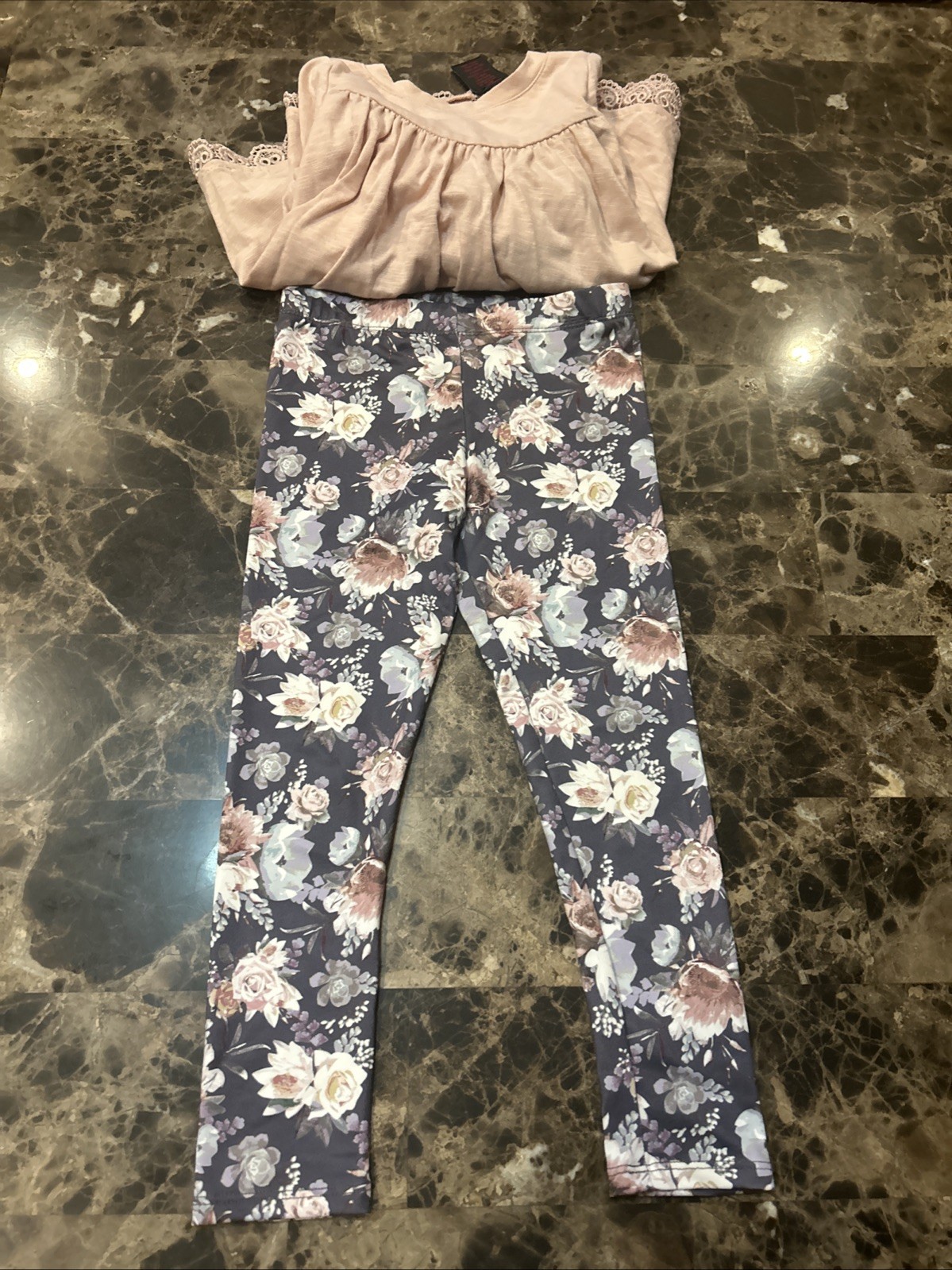 Adorable Girls 4T Cynthia Rowley Outfit. Worn 1 Time For Photo