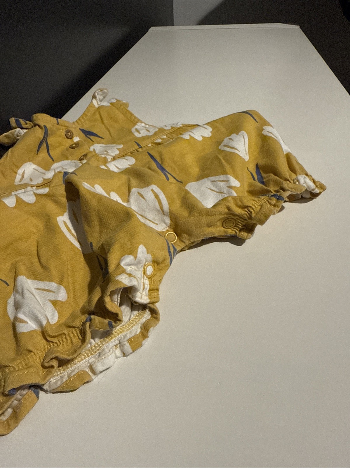 Carter’s baby girl White and Yellow Floral Ruffle romper outfit. Size 24m