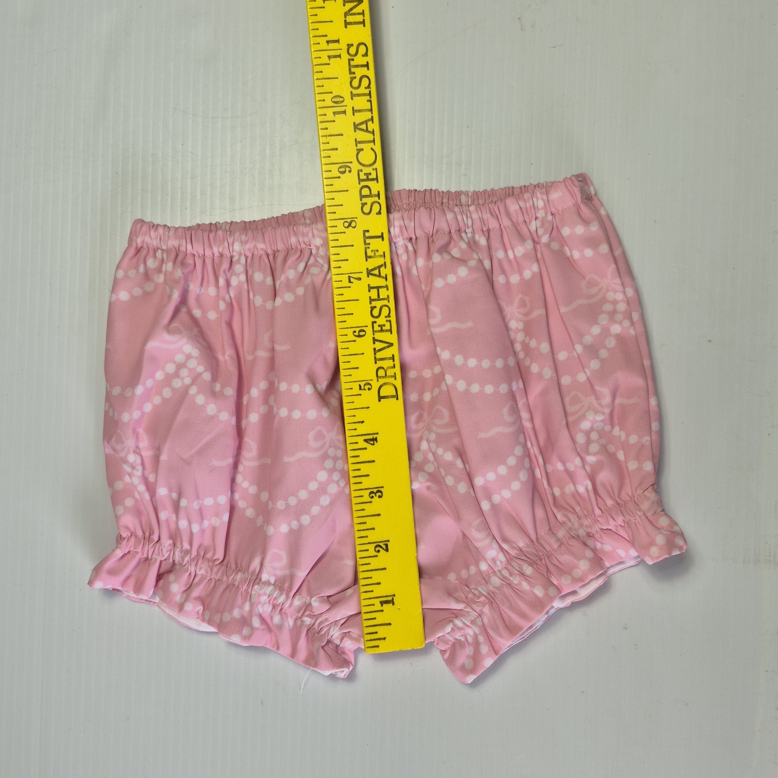 New Boutique Savannah Smocks Two Piece Bloomer / Short Set Size 2T Bows Lace