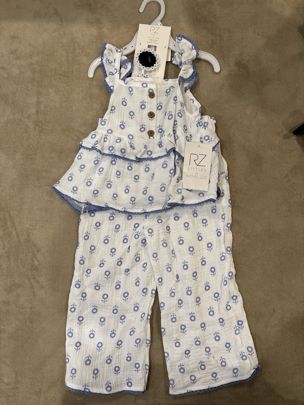 Rachel Zoe Yellow Daisy Outfit 3 Pc Set w Top, Pants & Sunglasses 4t