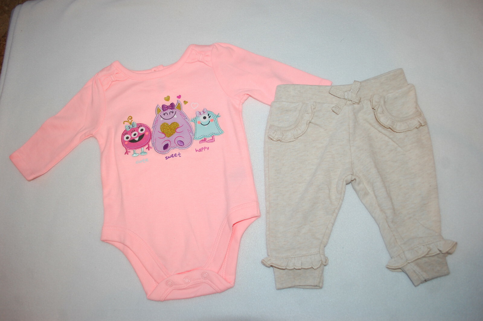 Baby Girls PEACH L/S BODYSUIT Monsters CUTE HAPPY Beige Pants 0-3 3-6 12 24 MO
