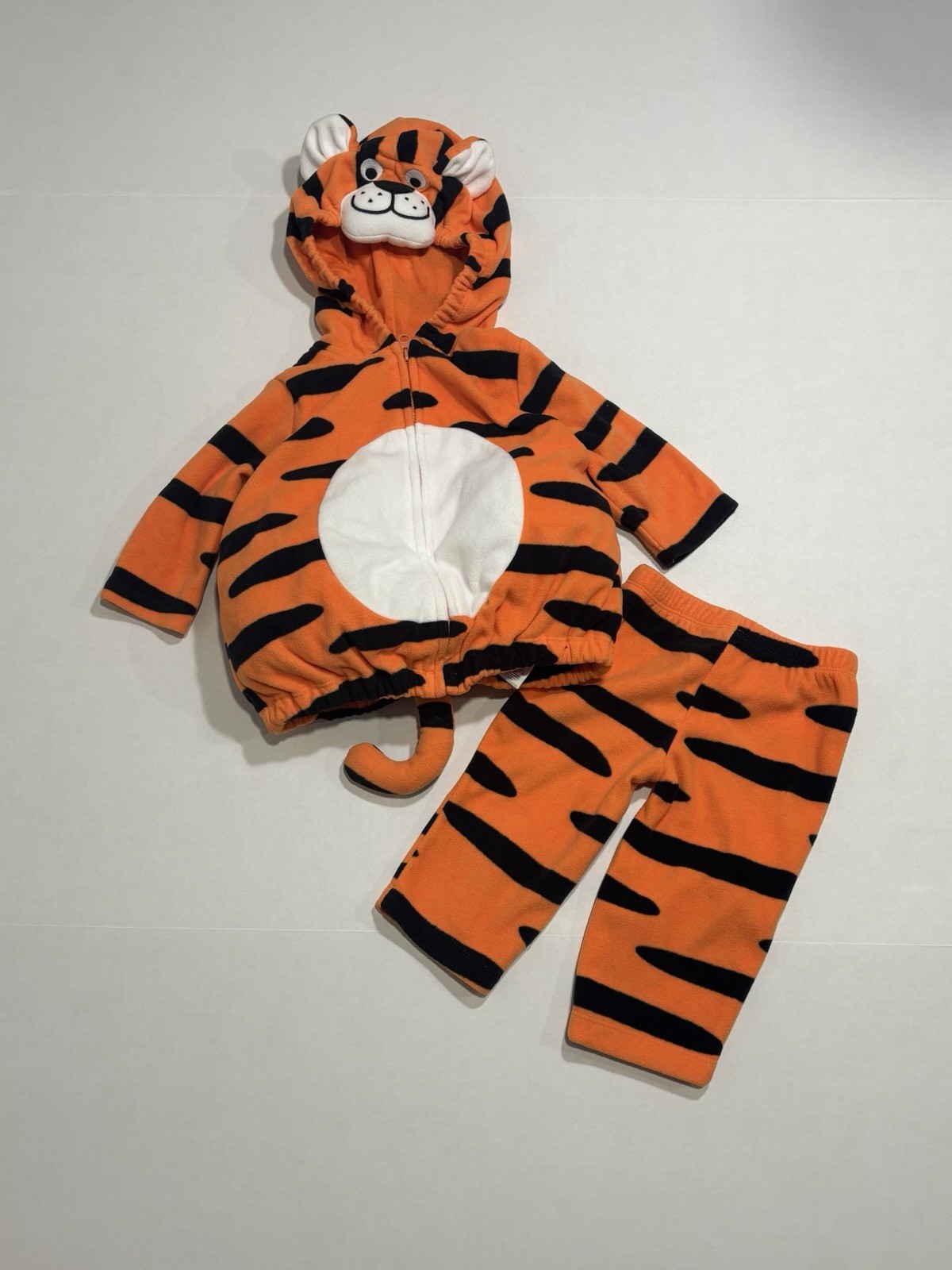 Carter’s Tiger Fleece Hooded Zip Hoodie & Pants 2-Piece Set Size 3-6 months