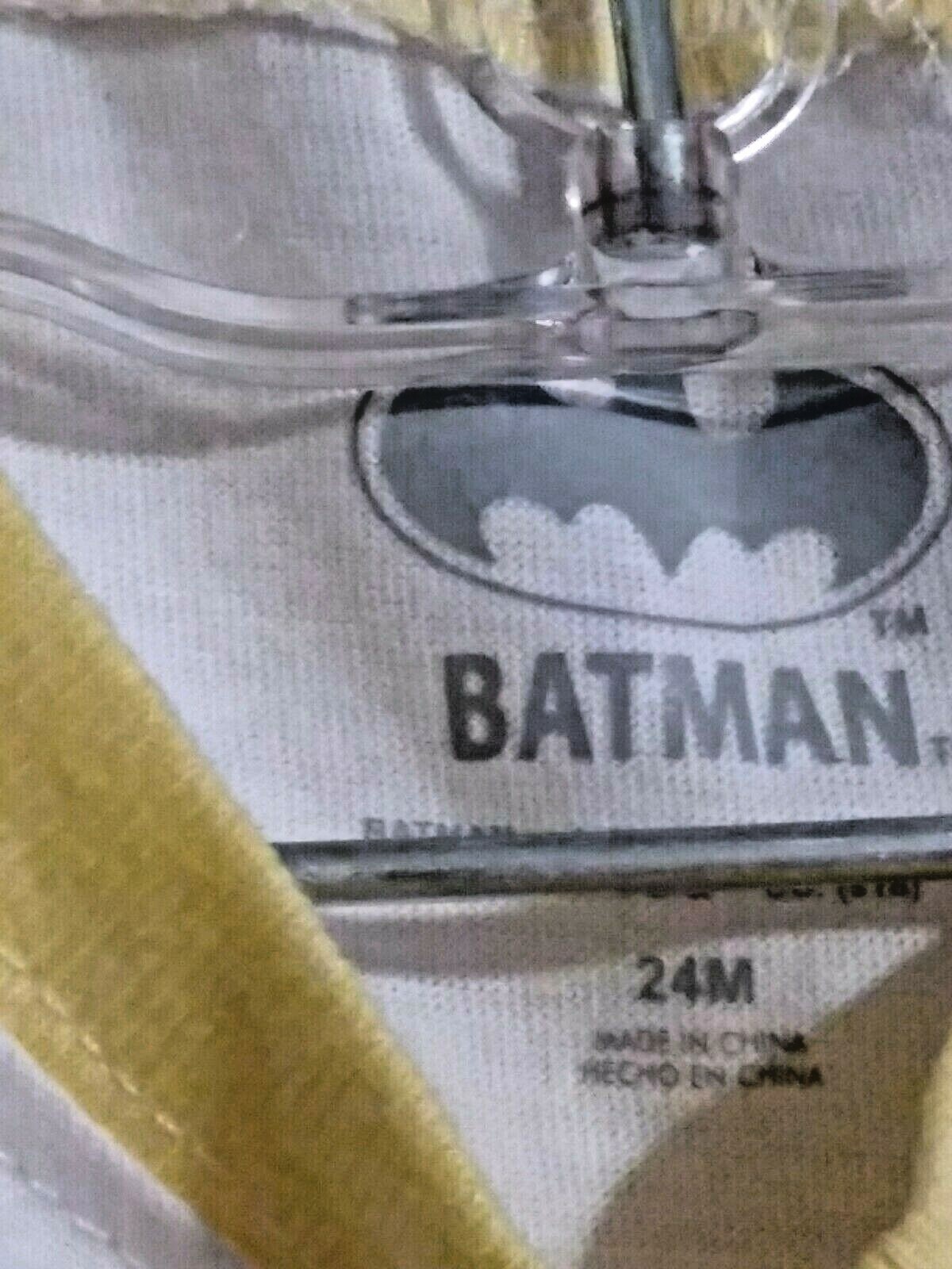 New DC Comics Batman t-shirt and shorts outfit Sz 24 months