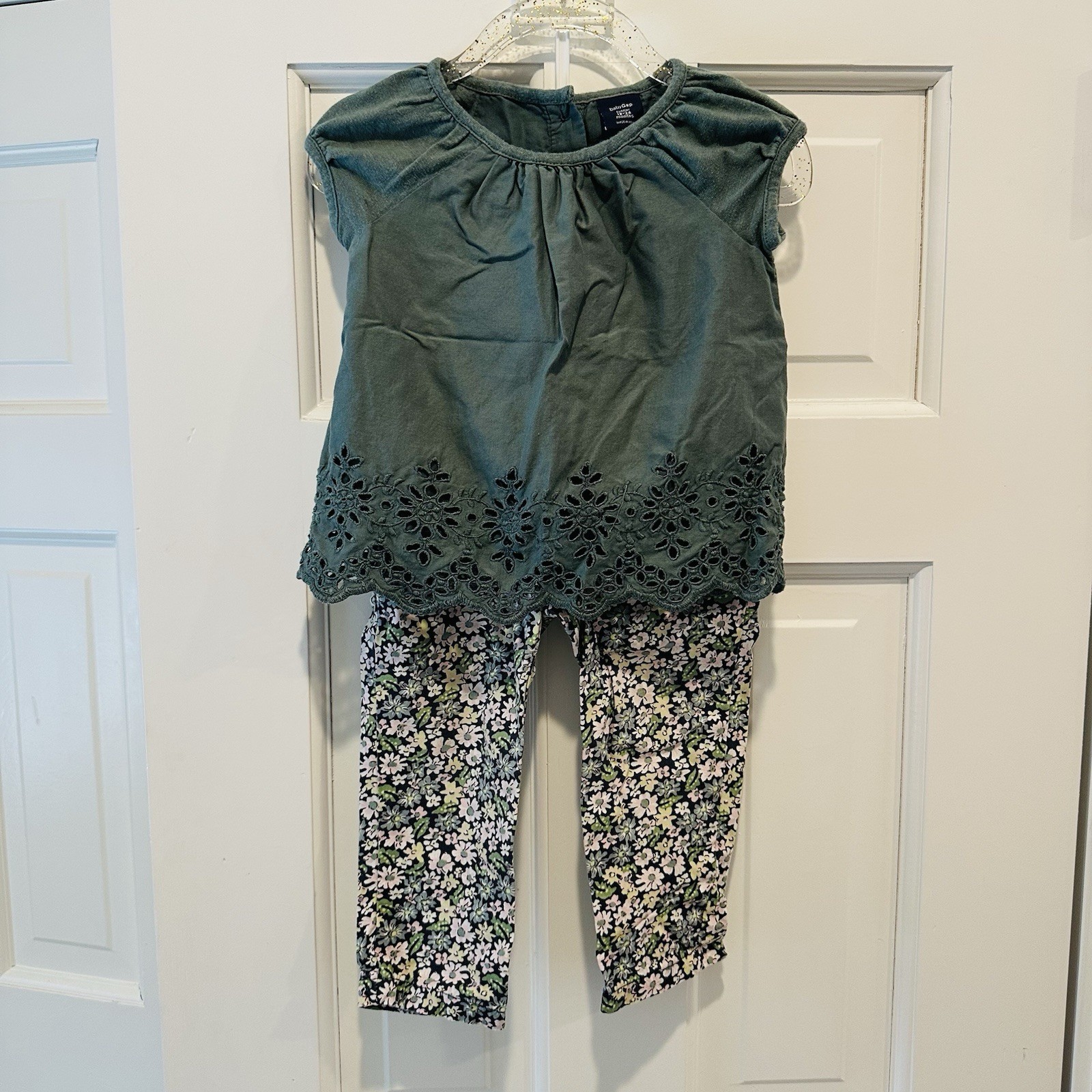GAP Kids Green Top and Floral Drawstring Pants Sz 18-24M