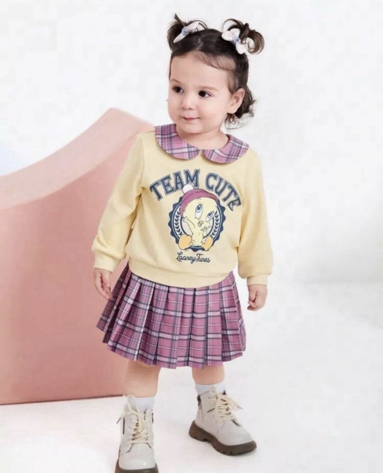 New 2pc Girls Looney Tunes Long Sleeve Sweatshirt & Plaid Skirt