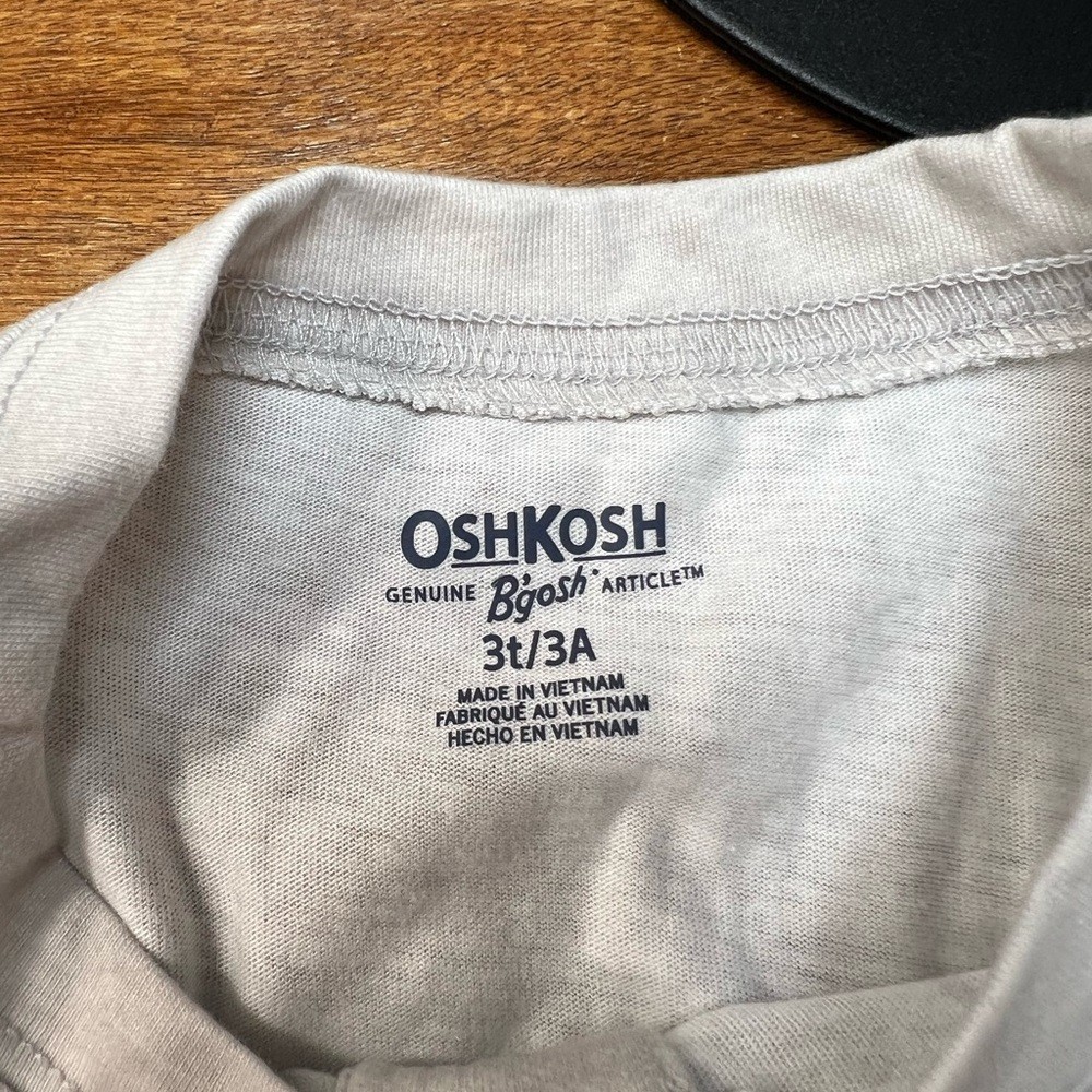 OshKosh B’gosh Gray Size 3T Comfy Athletic Set Zip-up jacket, shirt & Joggers