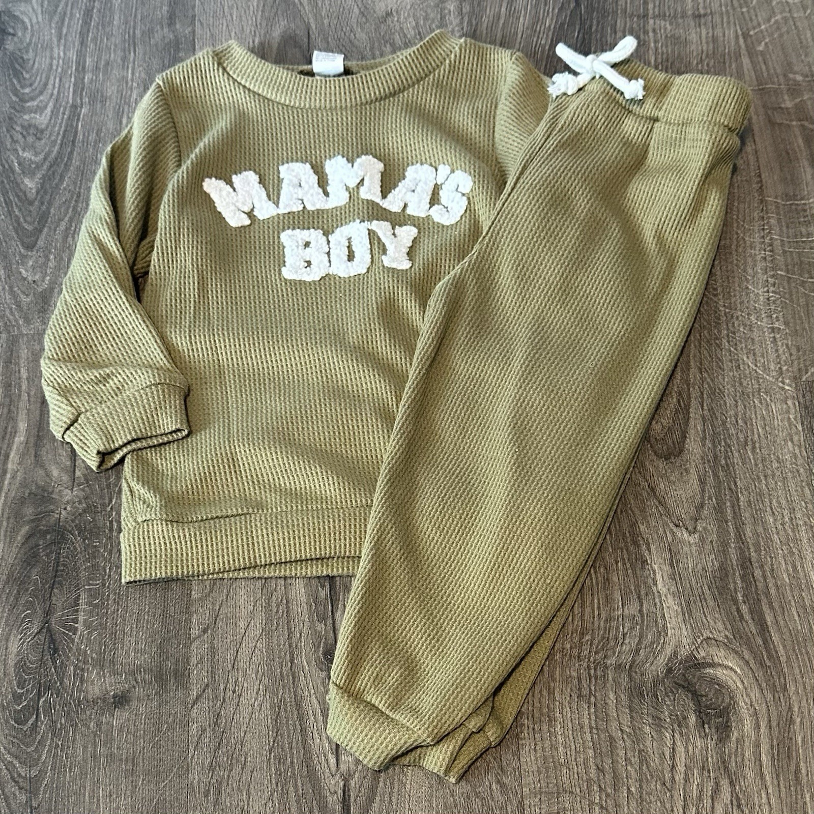 Boys 3t Mamas Boy Outfit Green Longsleeve Pants Set EUC