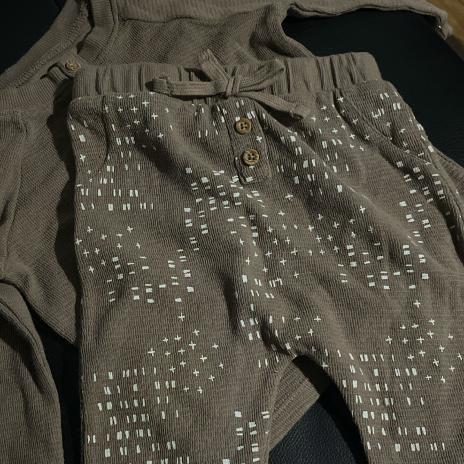 Grayson Collective 2 Piece Brown White Geometric Long Sleeve Top Pants Set 12m