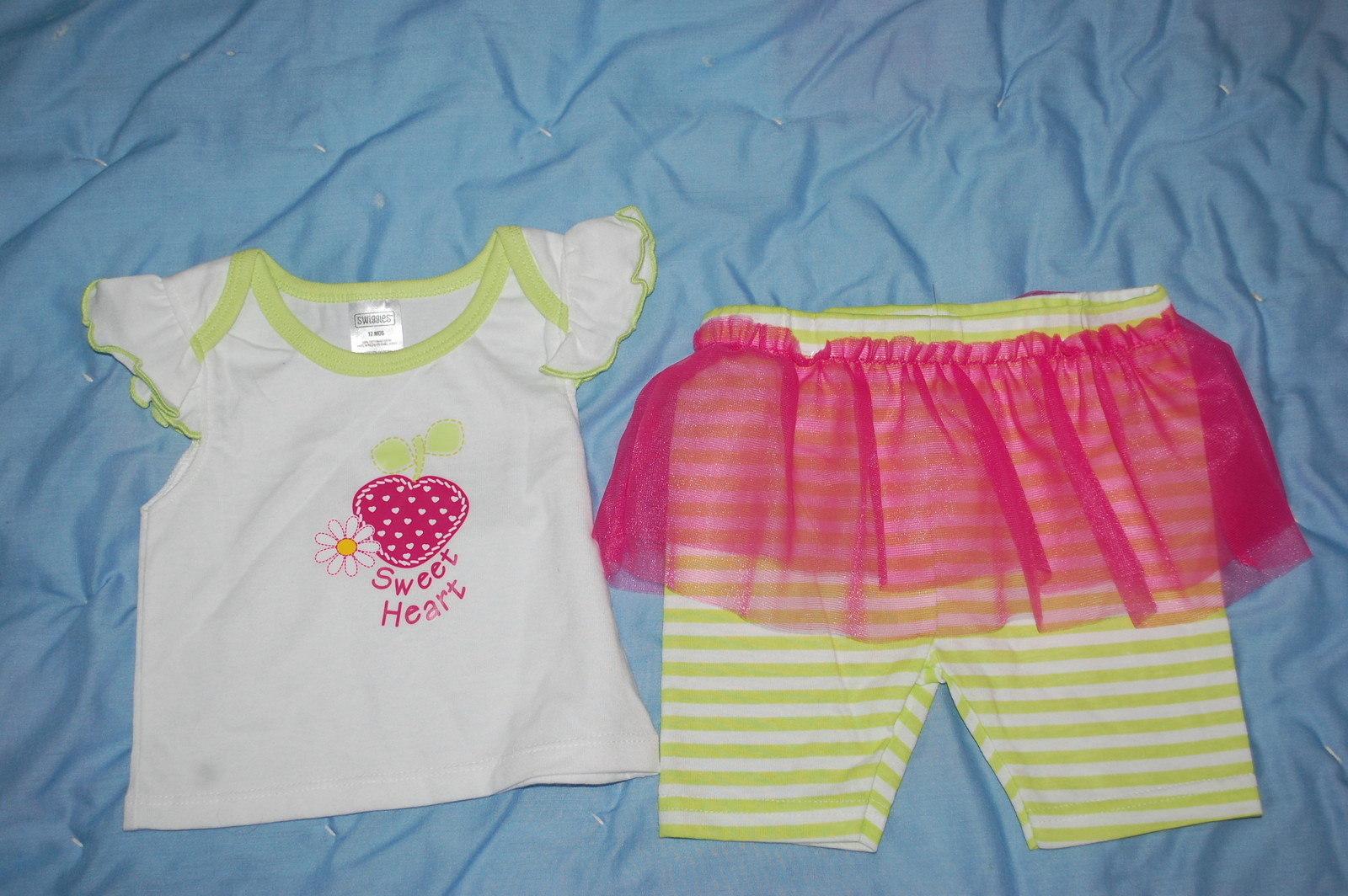 Toddler Girls WHITE T-SHIRT Ruffle Sleeve SKIRTED CAPRIS Lime Green Pink 24 MO